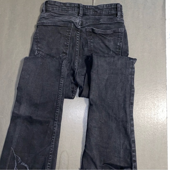 Zara Size 2 Black Denim High Rise Cropped Knee Jeans - Picture 5 of 11